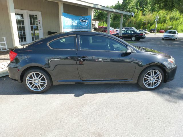 Scion tC 2007 photo 2