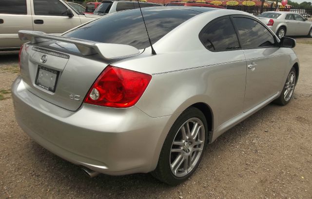 Scion tC 2007 photo 1