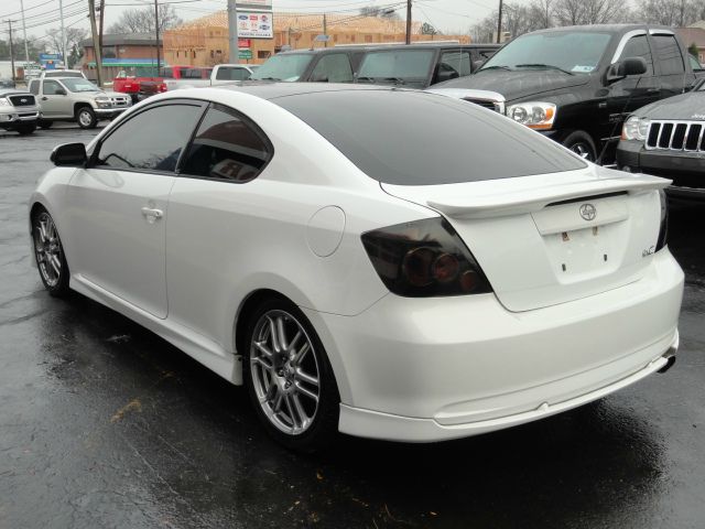 Scion tC 2008 photo 2