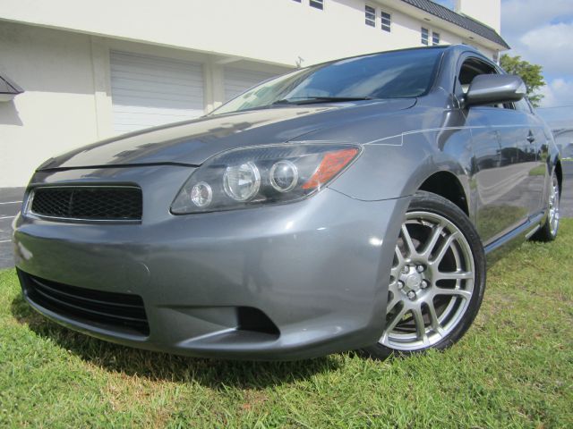 Scion tC 2008 photo 2