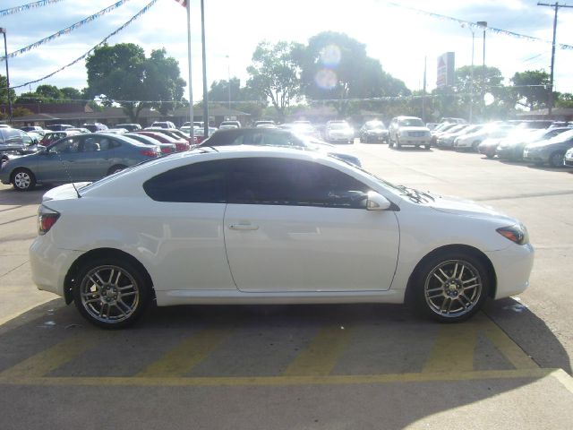 Scion tC 2008 photo 12