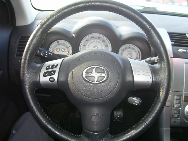 Scion tC 2008 photo 2