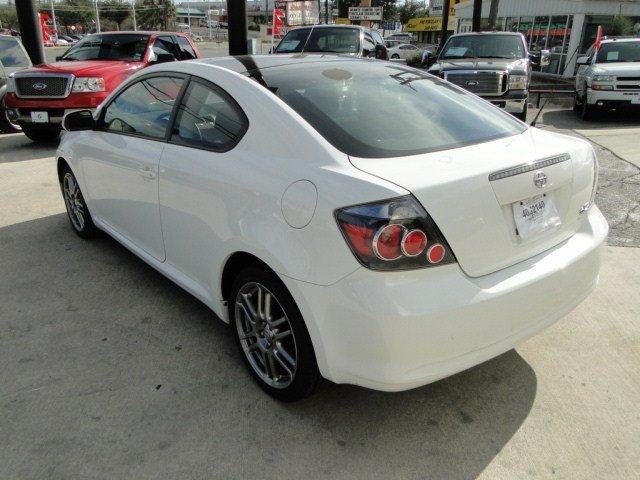 Scion tC 2009 photo 2