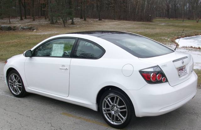 Scion tC 2009 photo 2