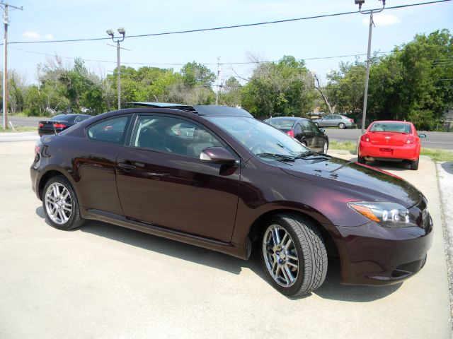 Scion tC 2010 photo 2