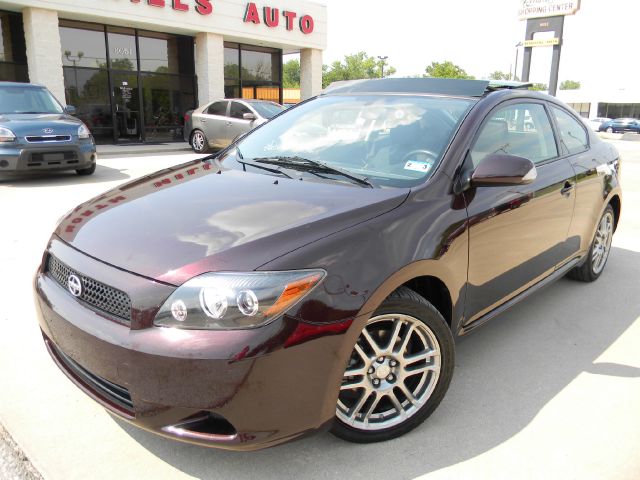 Scion tC 2010 photo 3