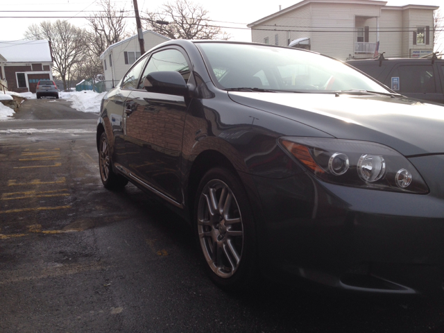 Scion tC 2010 photo 2