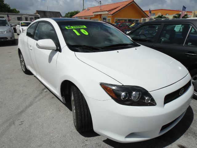 Scion tC 2010 photo 4