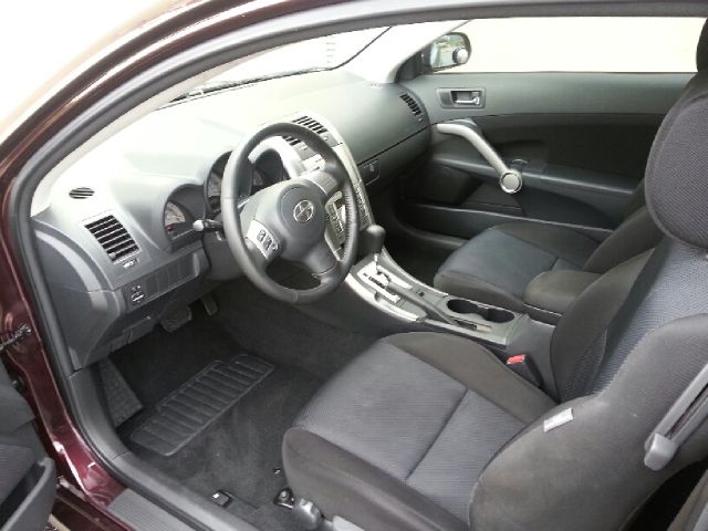 Scion tC 2010 photo 3