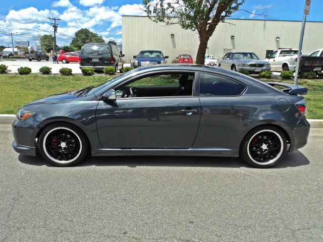 Scion tC 2010 photo 1