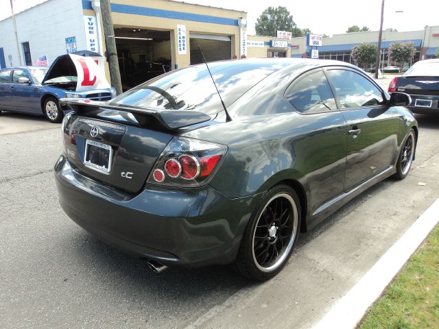 Scion tC 2010 photo 2