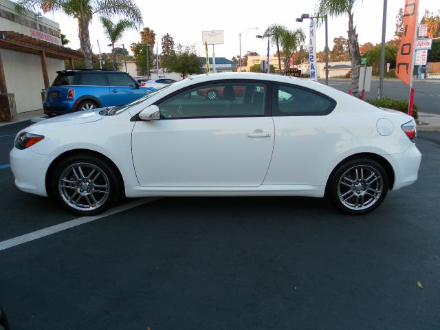 Scion tC 2010 photo 1