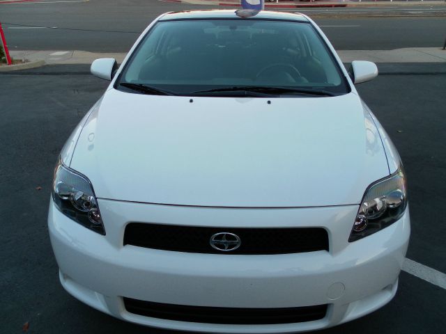 Scion tC 2010 photo 17