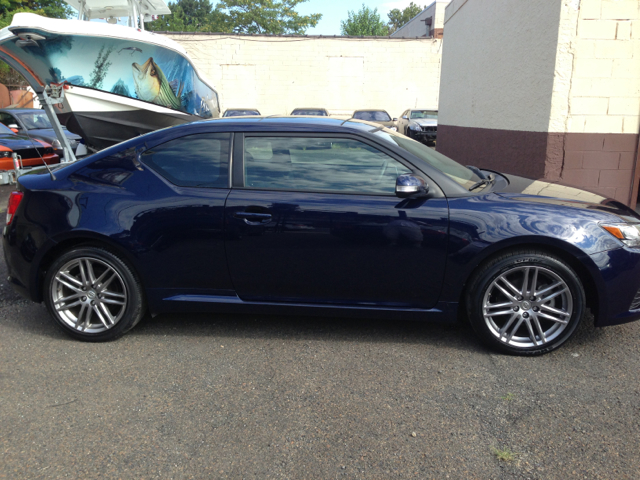 Scion tC 2011 photo 2