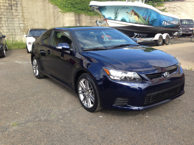 Scion tC 2011 photo 3