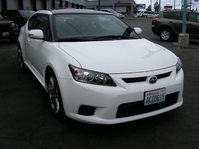 Scion tC 2011 photo 1