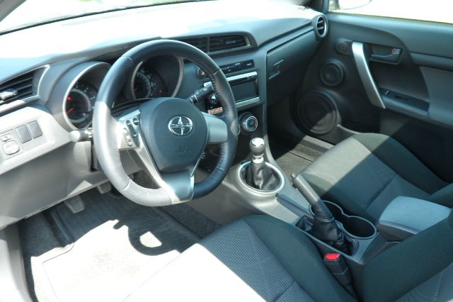 Scion tC 2011 photo 18