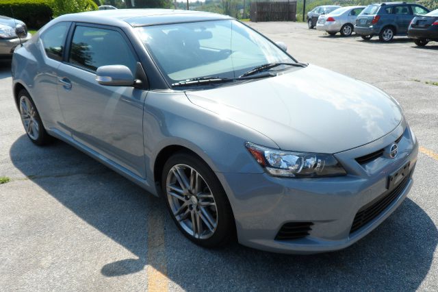 Scion tC 2011 photo 2