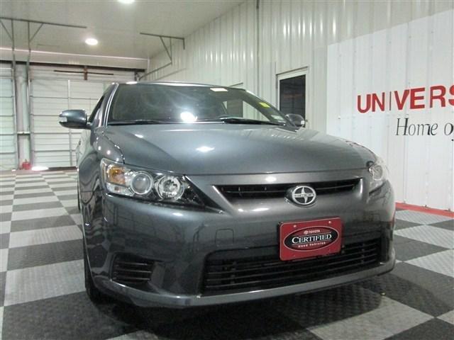 Scion tC 2011 photo 6