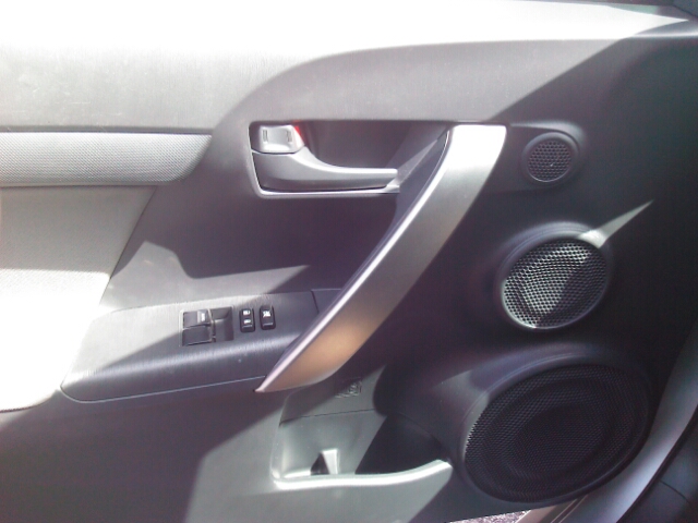 Scion tC 2011 photo 3