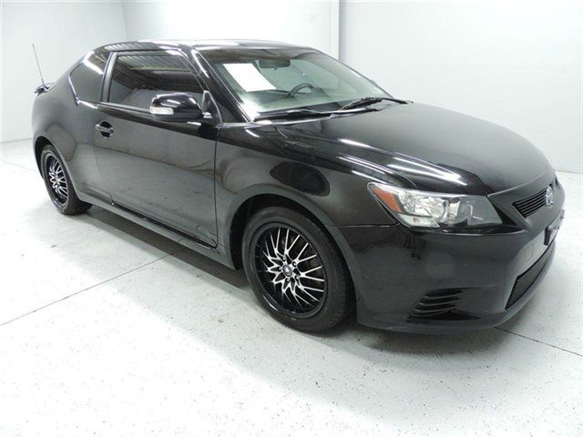 Scion tC 2011 photo 2