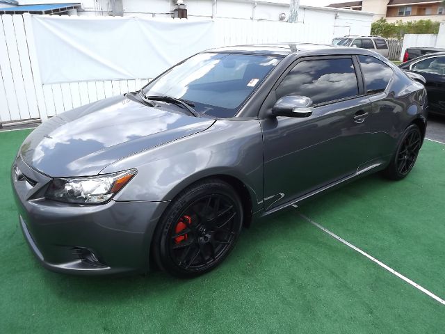 Scion tC 2011 photo 2