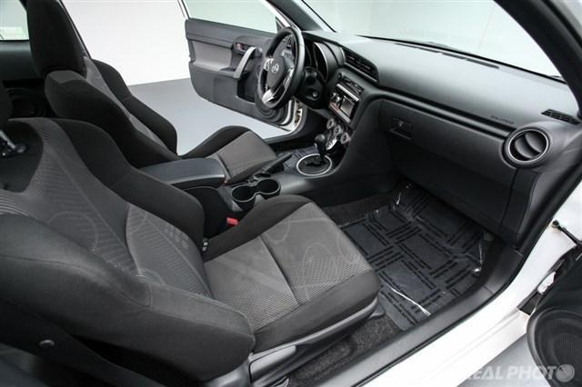 Scion tC 2011 photo 16