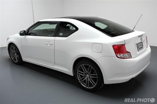 Scion tC 2011 photo 19