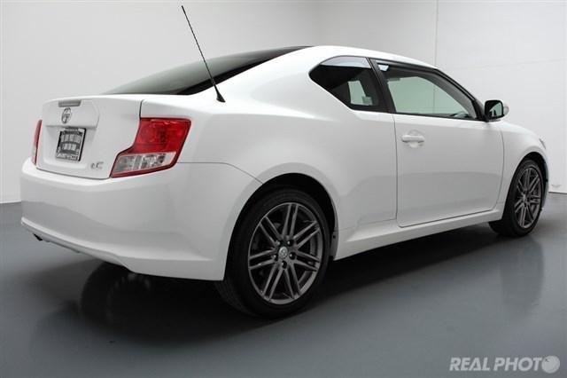 Scion tC 2011 photo 20