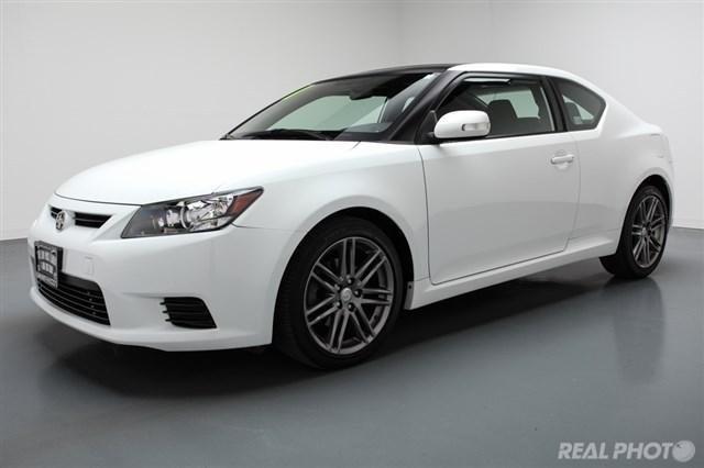 Scion tC 2011 photo 3