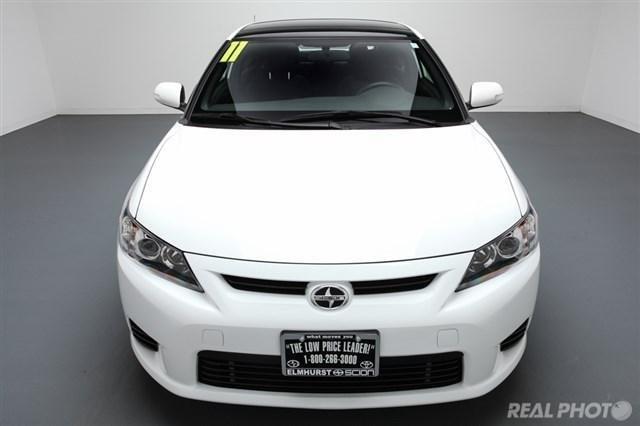 Scion tC 2011 photo 4