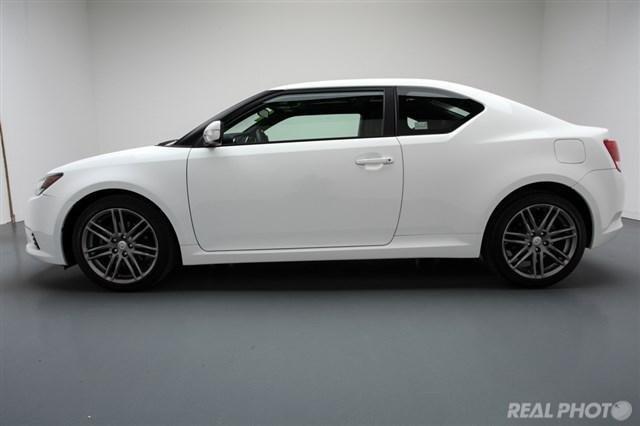 Scion tC 2011 photo 6