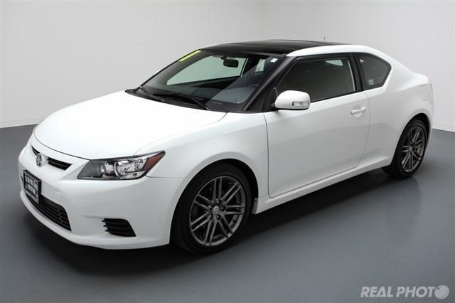 Scion tC 2011 photo 8