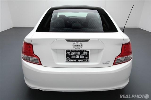 Scion tC 2011 photo 9