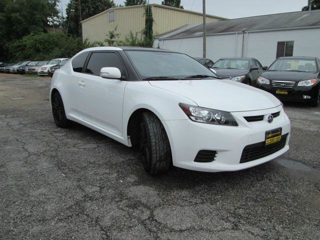 Scion tC 2011 photo 1