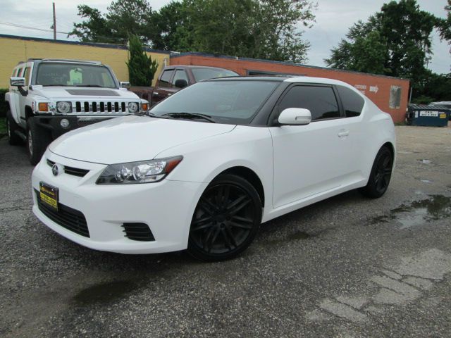 Scion tC 2011 photo 3