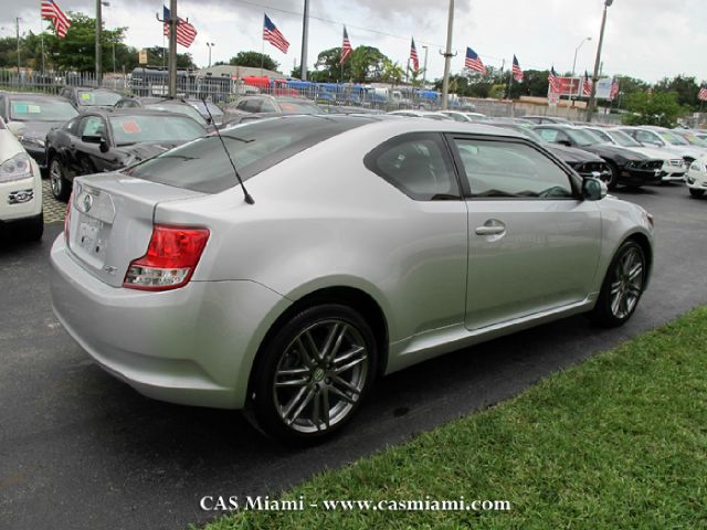 Scion tC 2012 photo 3