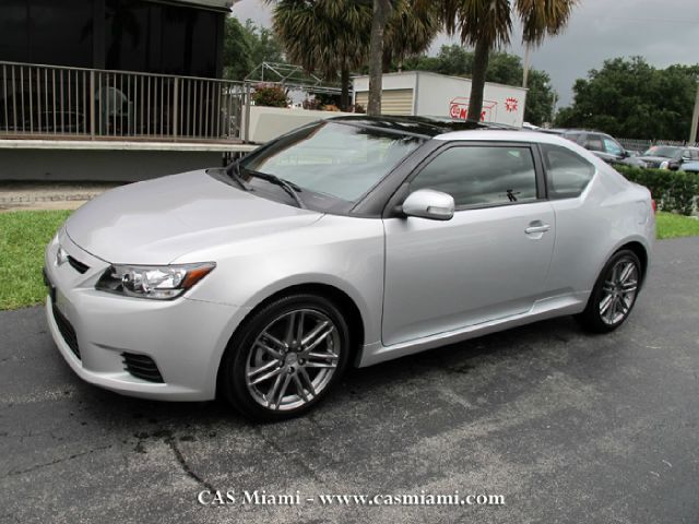 Scion tC 2012 photo 4