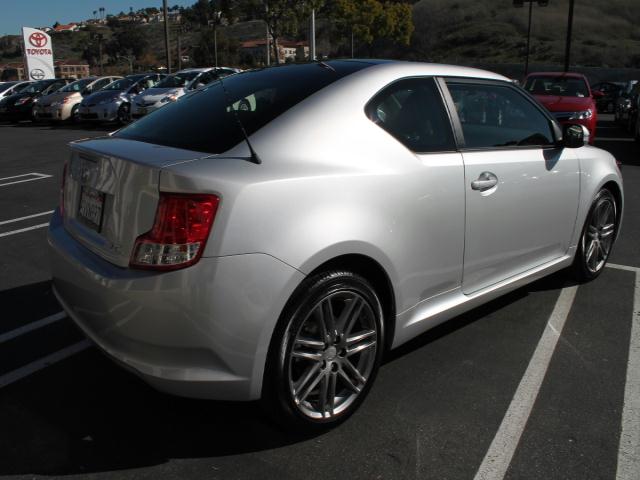 Scion tC 2013 photo 3