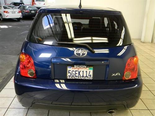 Scion xA 2004 photo 3