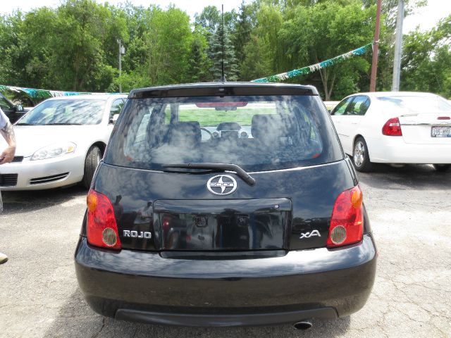 Scion xA 2005 photo 4