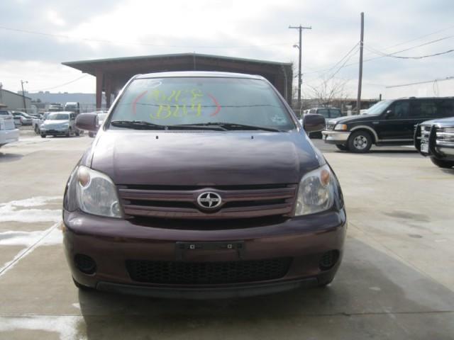 Scion xA 2005 photo 1