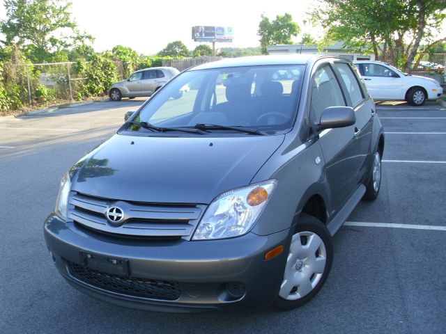 Scion xA 2005 photo 4