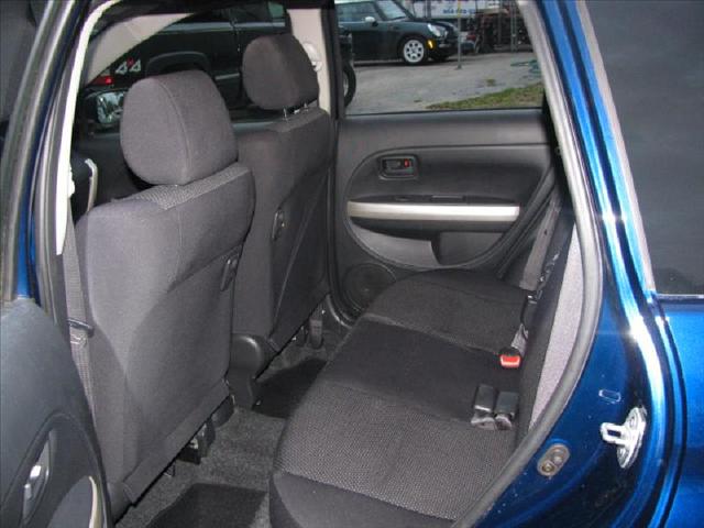 Scion xA 2005 photo 4