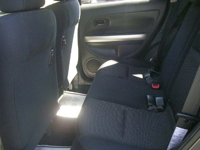 Scion xA 2005 photo 1