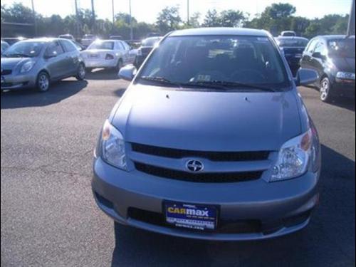 Scion xA 2006 photo 1