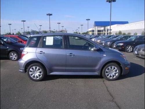 Scion xA 2006 photo 3