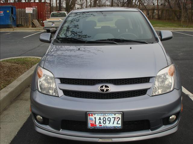 Scion xA 2006 photo 3