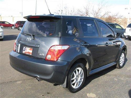 Scion xA 2006 photo 2