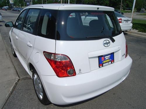 Scion xA 2006 photo 3